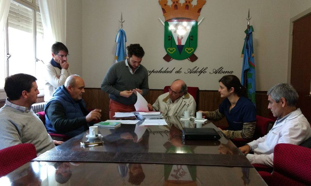 Firmamos el contrato para la ampliación del hospital Gral. San Martín