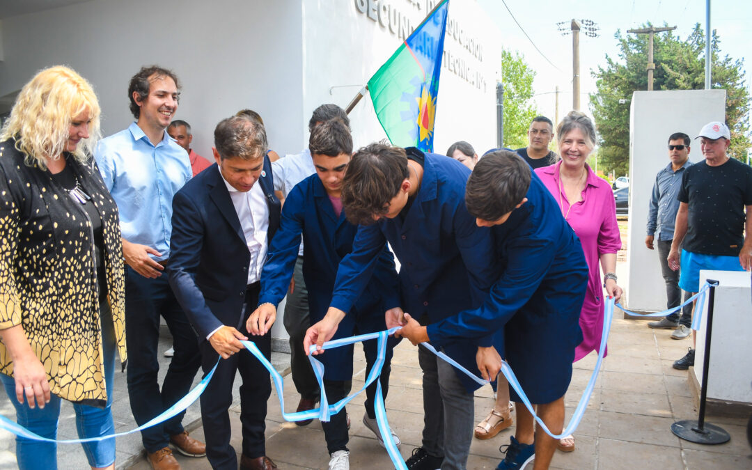 Kicillof inauguró el nuevo edificio de la Escuela Técnica N°1 en Carhué