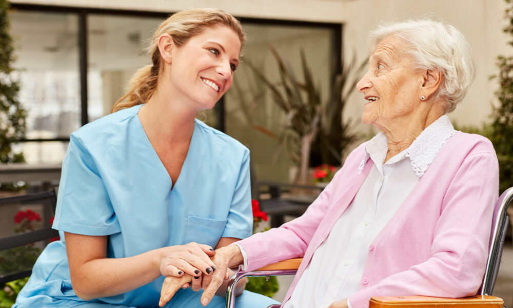 Cuidadores de Adultos Mayores: cursos gratuitos en Casa de la Cultura