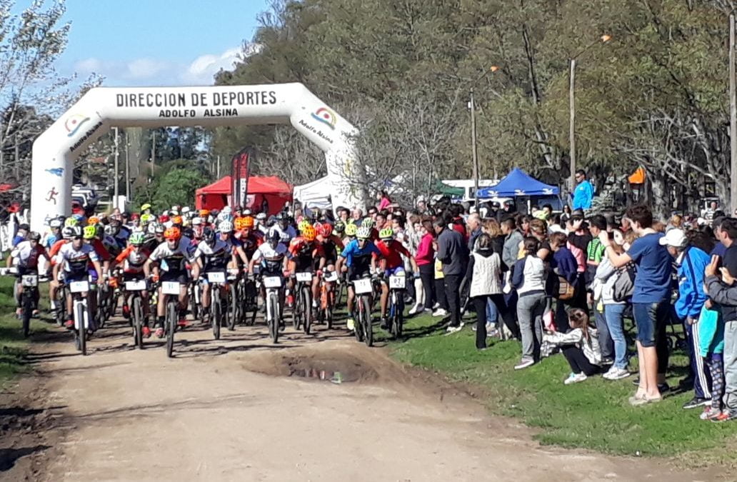 250 ciclistas participaron del Rural Bike en Carhué