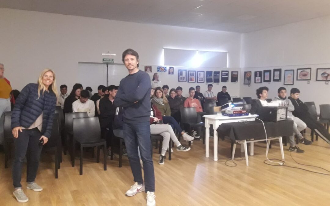 Exitosa tarde de Cine Debate en Carhué y Rivera