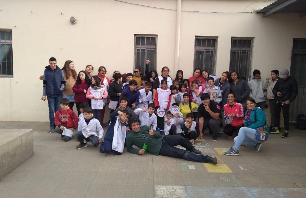 Jóvenes en Trama y alumnos de la E.P. 17 a Puro Arte