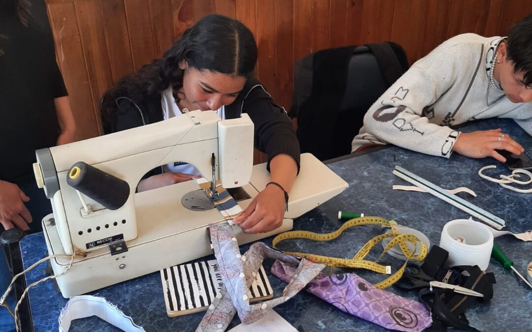 Taller de Arte Textil para Jóvenes en Trama de Carhué